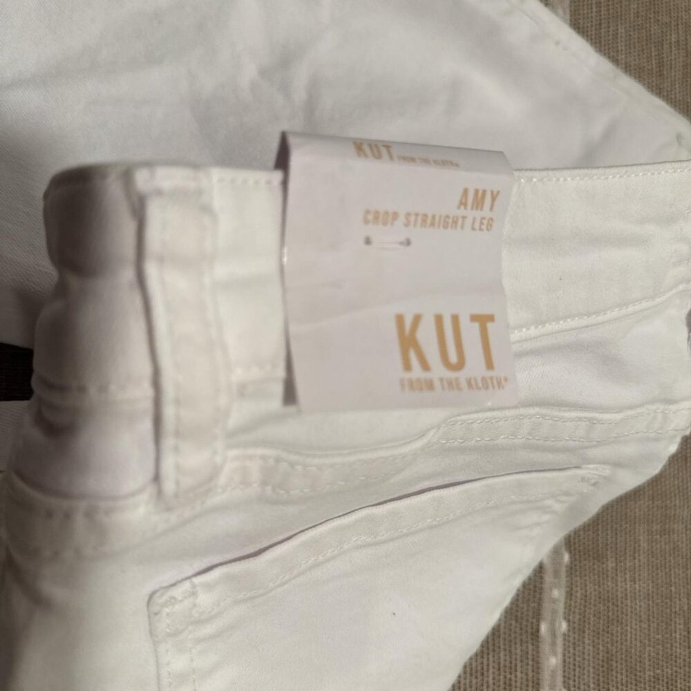 KUT FROM THE KLOTH Amy crop straight leg pants in white. - Picture 5 of 5